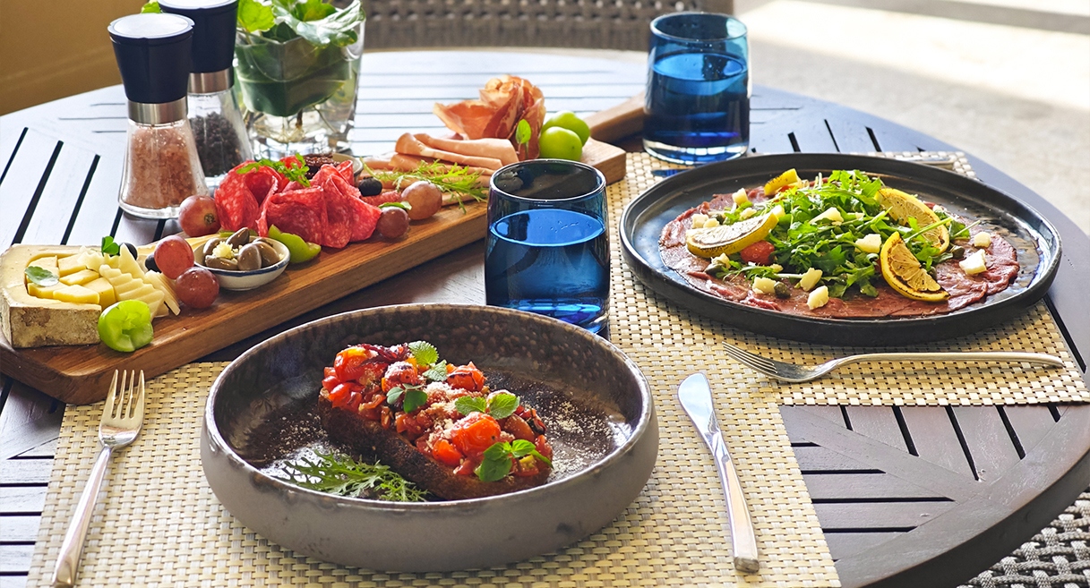 Bellissimo beachside dining at the Azzurra