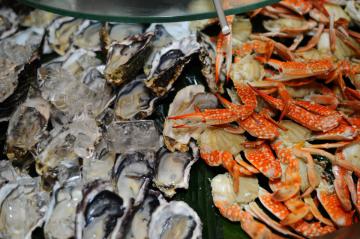 Oysters & crabs