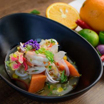 Seafood & fruit delight