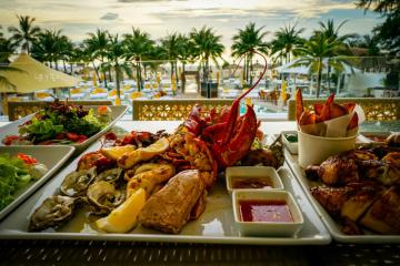 Salads, seafood & meats