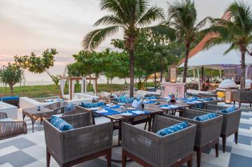 COAST Beach Club & Bistro