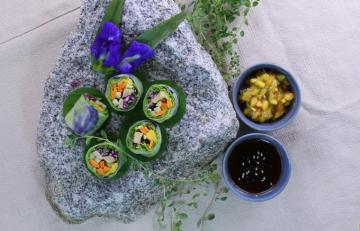 Thai Herbs Marinate Tempeh Rice Paper Roll