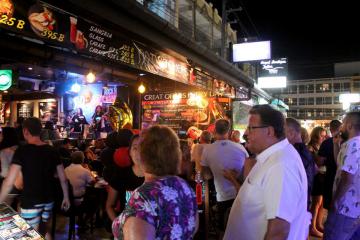 Two Chefs Bar & Grill