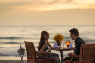 Beachside dining