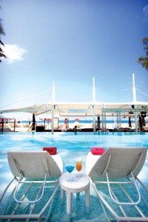 Drinks by the pool anyone?