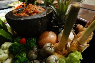 Vegetables & spicy dip