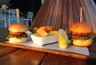 MINT's hamburgers & wedged potatoes for 2