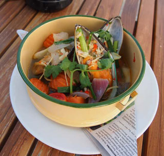 Mussel & vegetable dish